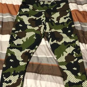 Camo leggings
